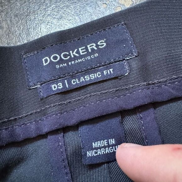 Dockers D3 Classic Fit Men’s Size 36x32 Cotton Blend Flat Front Style Chinos - Picture 10 of 14